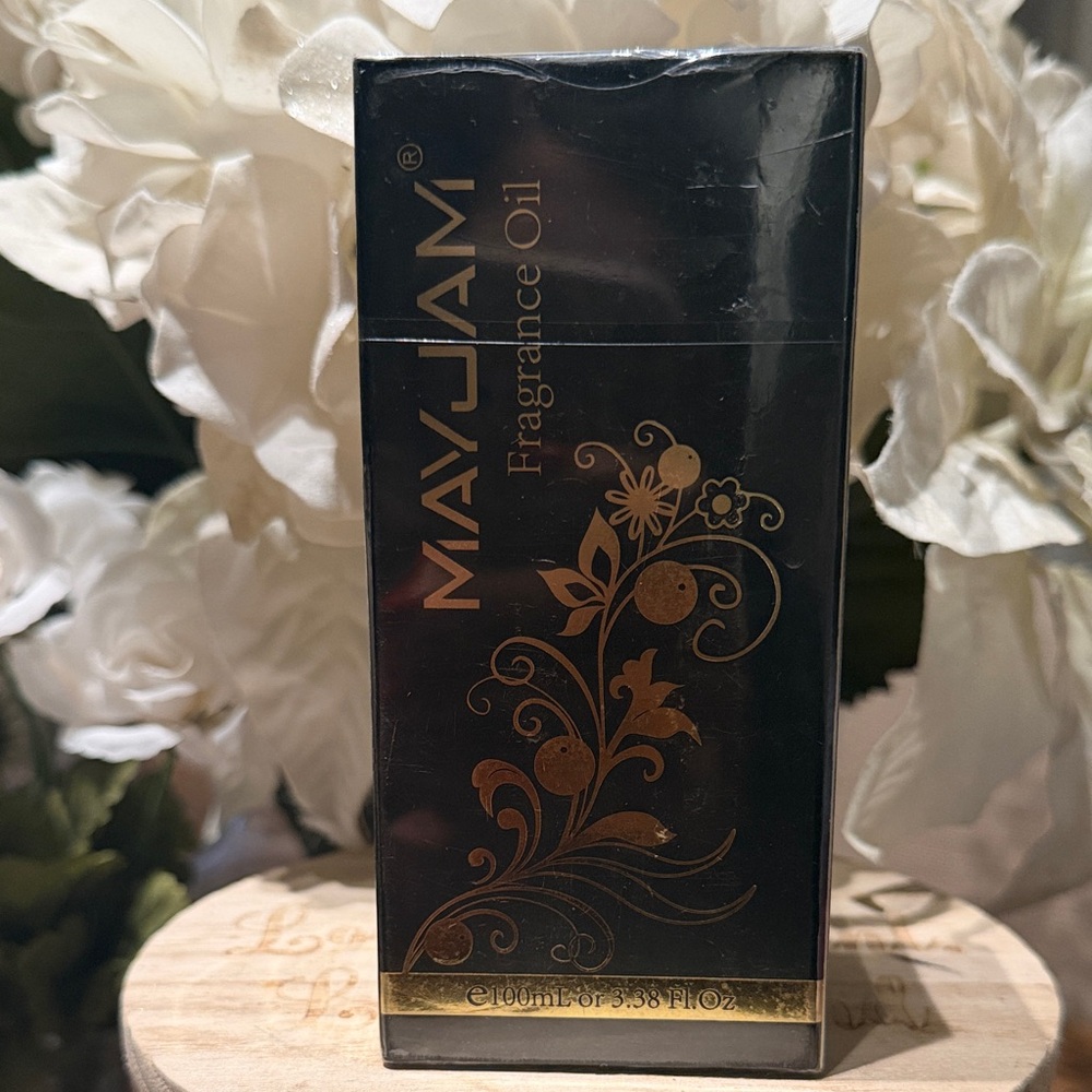 Mayjam Fragrance Oil in Apple NEW SEALED 100mL use in candles, homadesoaps, etc.